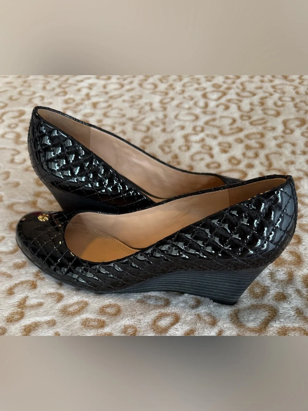 Tory Burch Quilted Pattern Patent Leather Pumps Heels Shoes Women’s Size: 7.5M
